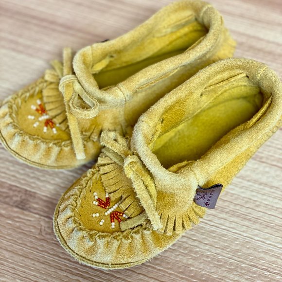 Cozy Yellow Children's Moccasins‎ with Beaded Detail - Picture 5 of 7